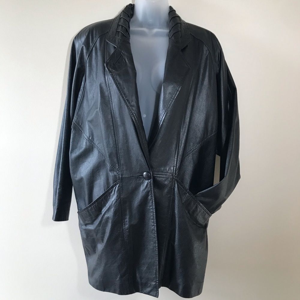 G-III Global Identity Vintage 100% leather Jacket with paisley lining, EUC 90s